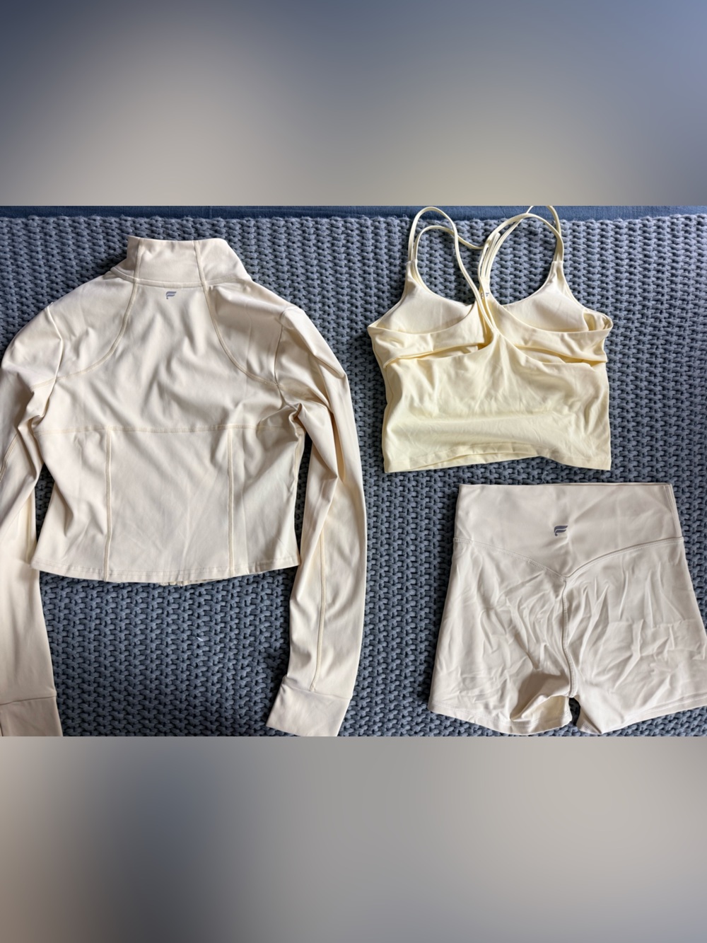 Fabletics 3-piece Yellow Workout Set - Picture 4 of 4